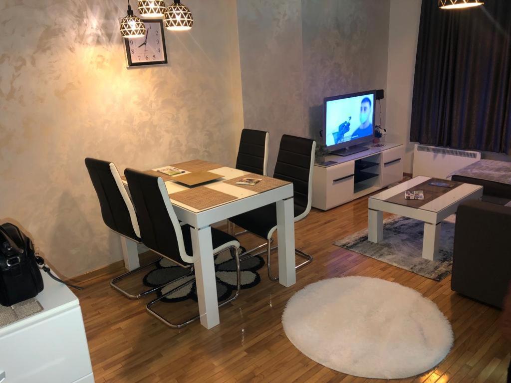 Apartman Kraljevi Cardaci Sadikovic Sa Garazom 카파오닉 외부 사진